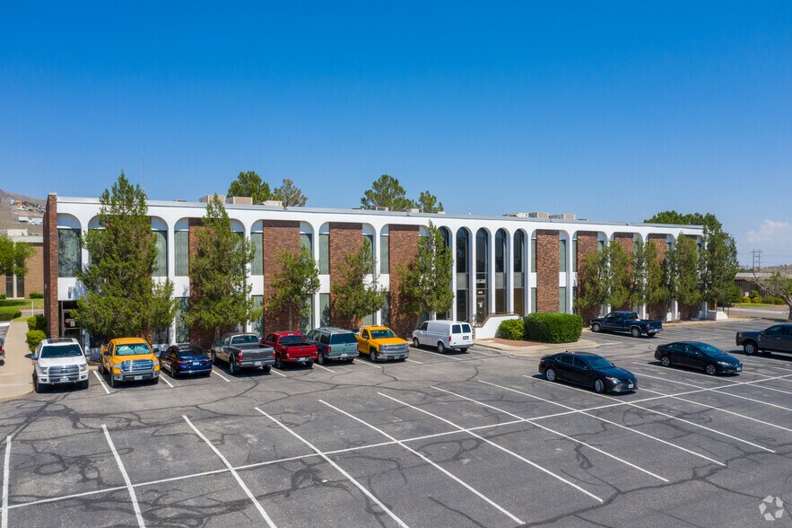 Primary Photo Of 4141 Pinnacle St, El Paso Office For Lease