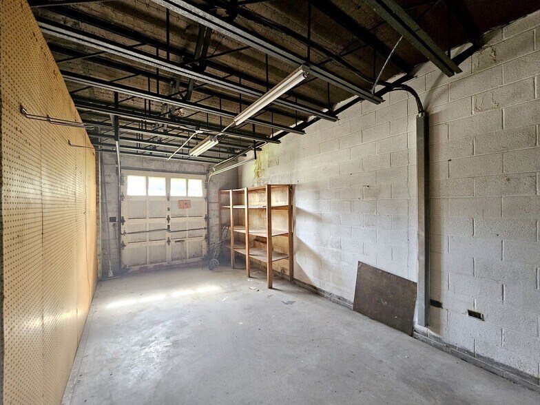 More Photos Of 425 S Lee St, Whiteville Office For Sale