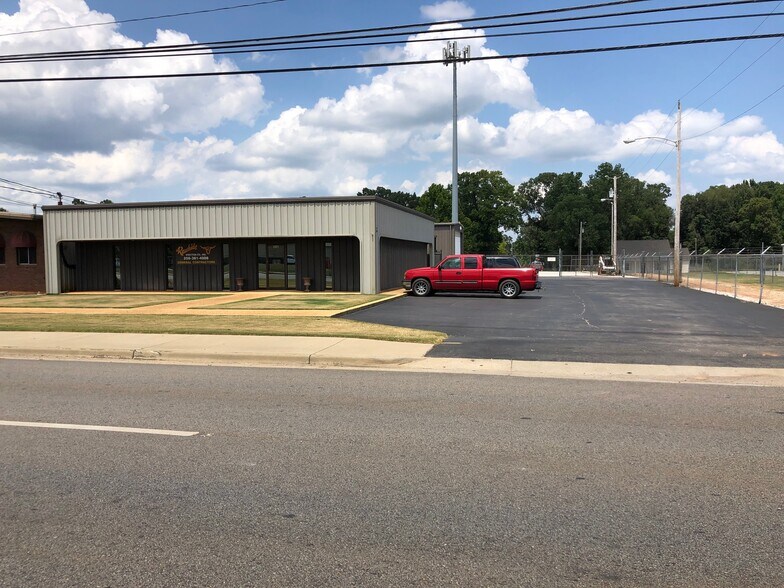 More Photos Of 2821 Avalon Ave, Muscle Shoals Warehouse For Lease
