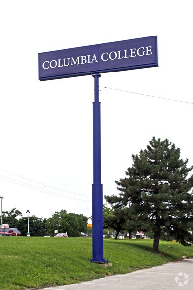 More Photos Of 4411 Woodson Rd, Saint Louis Office For Lease