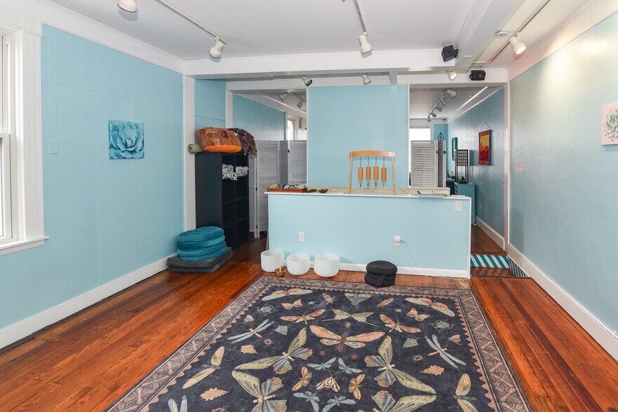 More Photos Of 3545 Chestnut Ave, Baltimore Office For Sale
