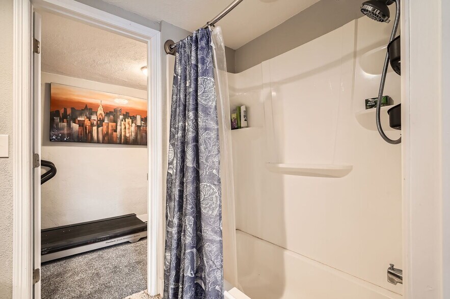 More Photos Of 4009 W 52nd Ave, Denver Specialty For Sale