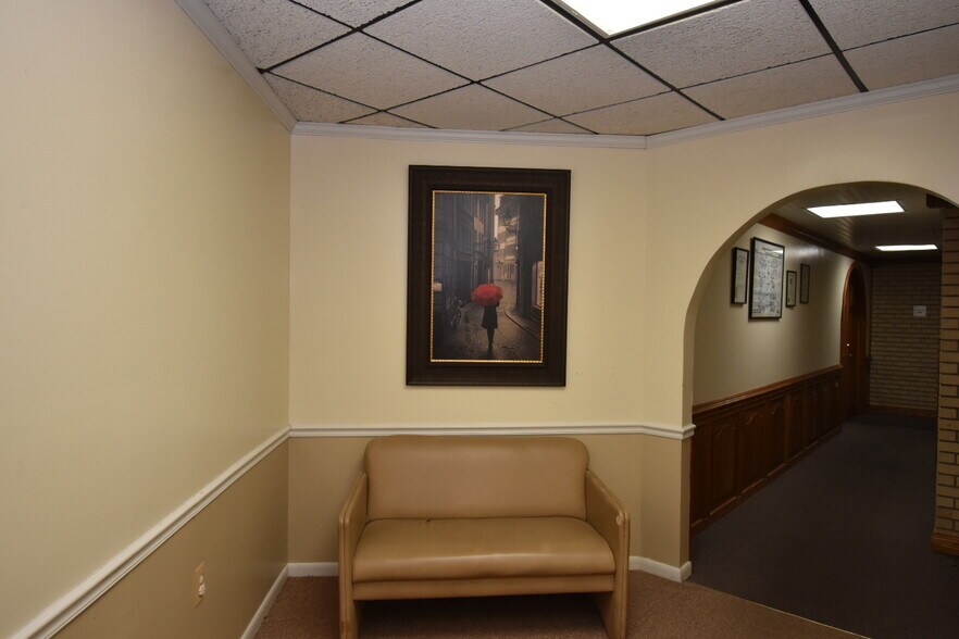 More Photos Of 100 Brenda Ave, Danville Medical For Sale