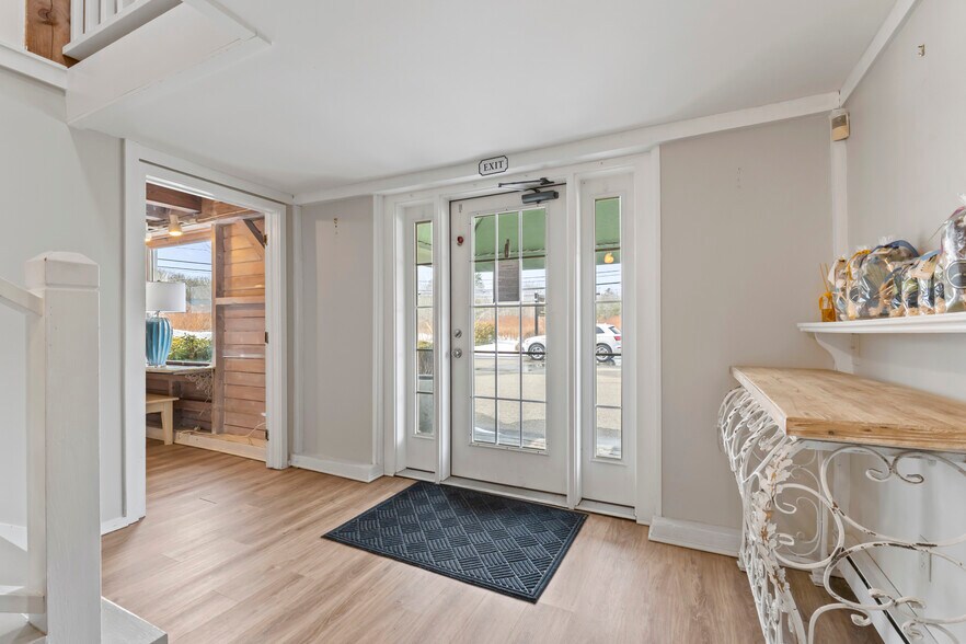 More Photos Of 2049 Post Rd, Wells Storefront Retail Office For Sale