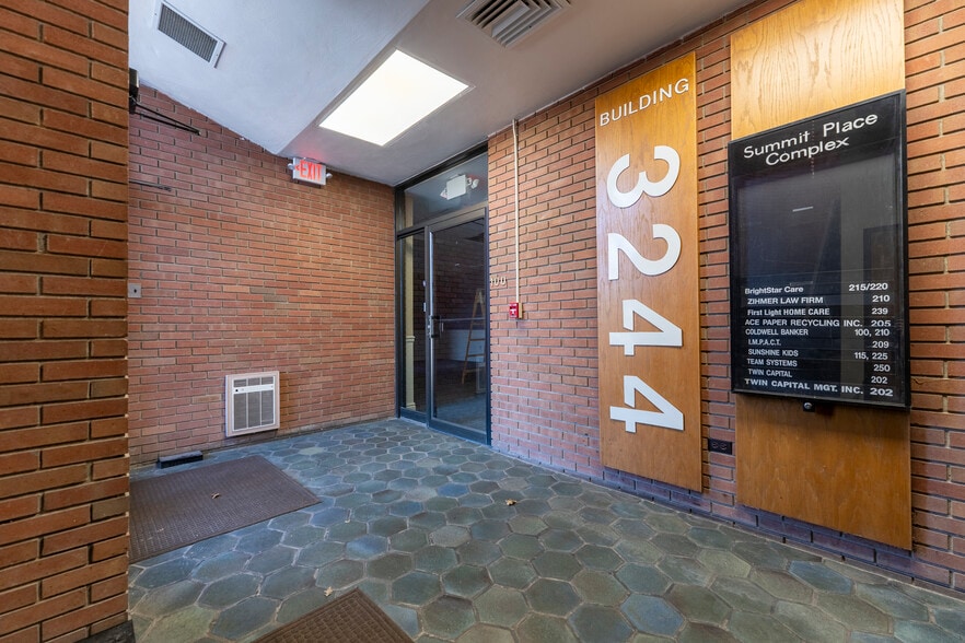 More Photos Of 3244 Washington Rd, McMurray Medical For Lease