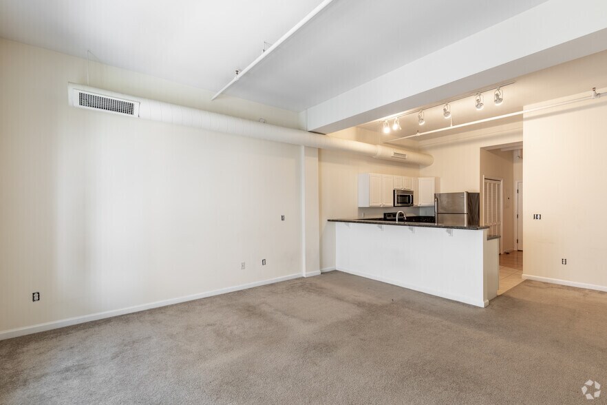 More Photos Of 221 Glen St, Glens Falls Apartments For Lease