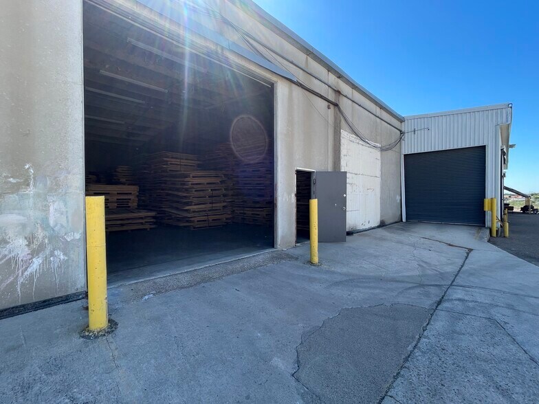 More Photos Of 5401 E Veterans Memorial Blvd, Killeen Warehouse For Lease