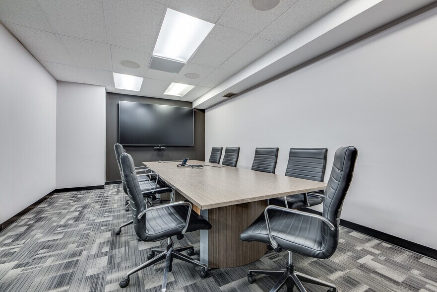 More Photos Of 141 Laurier Ave W, Ottawa Office For Lease