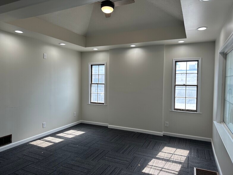 More Photos Of 2710 E 62nd St, Indianapolis Medical For Sale