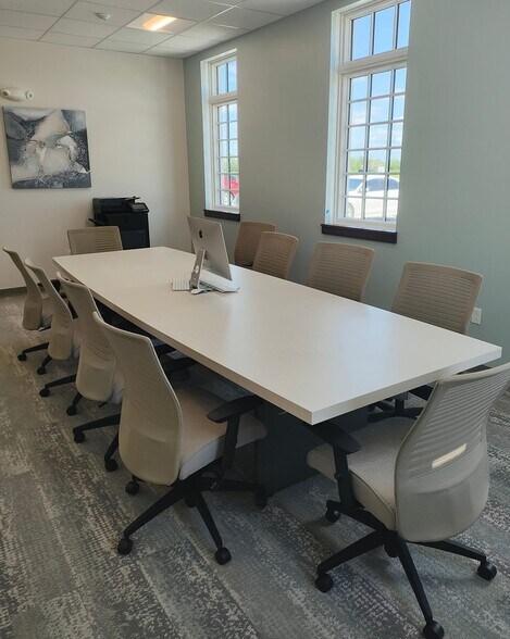 More Photos Of 490 N Page St, Aviston Office For Lease