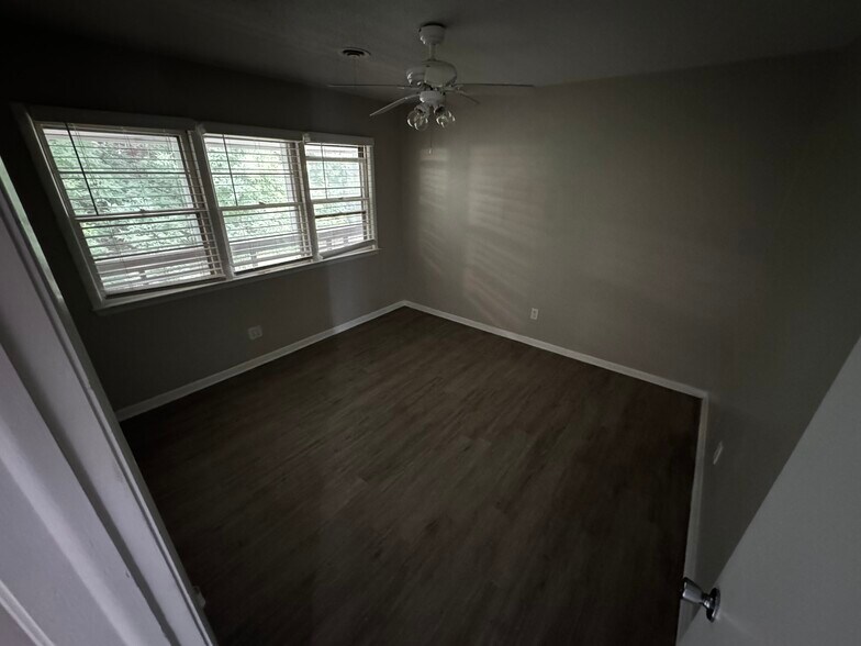 More Photos Of 2701-2727 Hubbell Ave, Des Moines Apartments For Sale