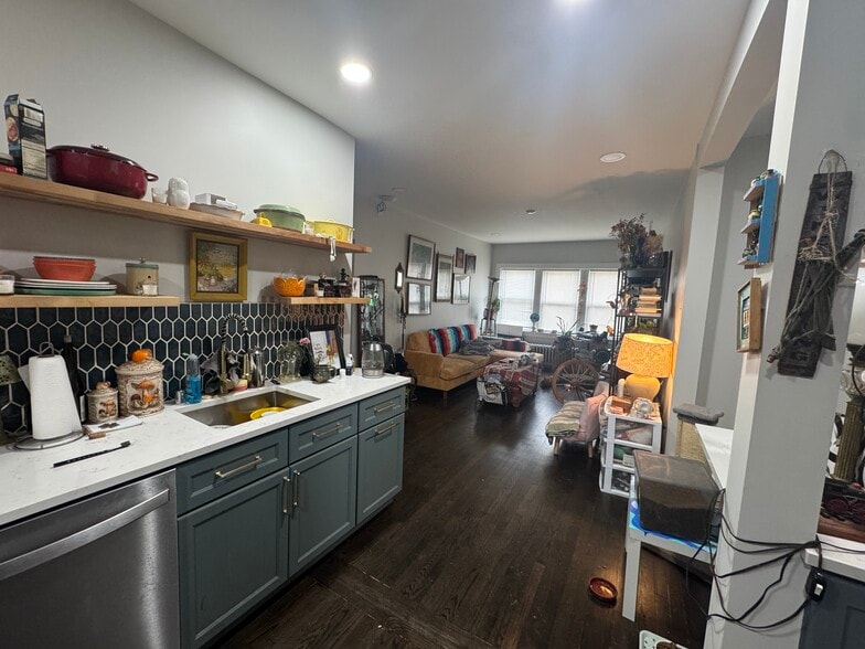 More Photos Of 1027 E Center St, Milwaukee Apartments For Sale