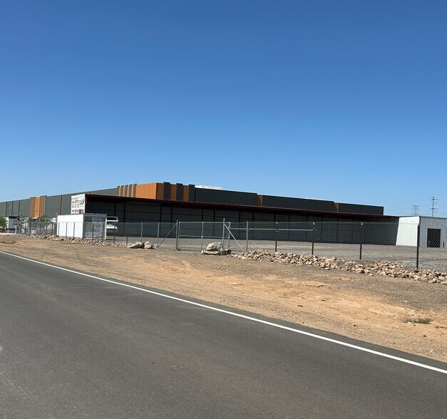 More Photos Of 24348 N 11th Ave, Phoenix Truck Terminal For Lease