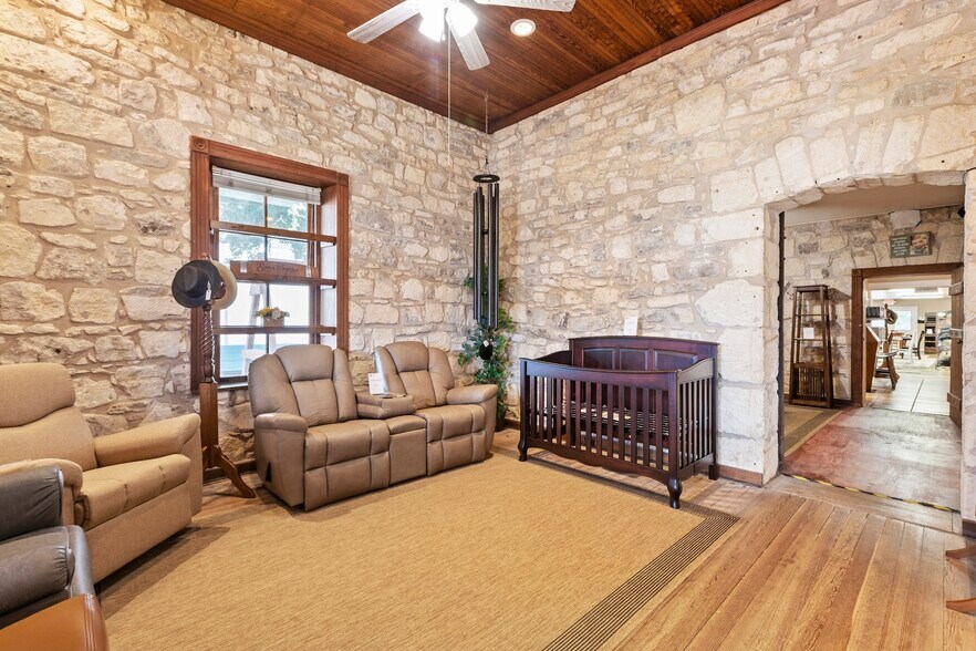 More Photos Of , Fredericksburg Unknown For Sale