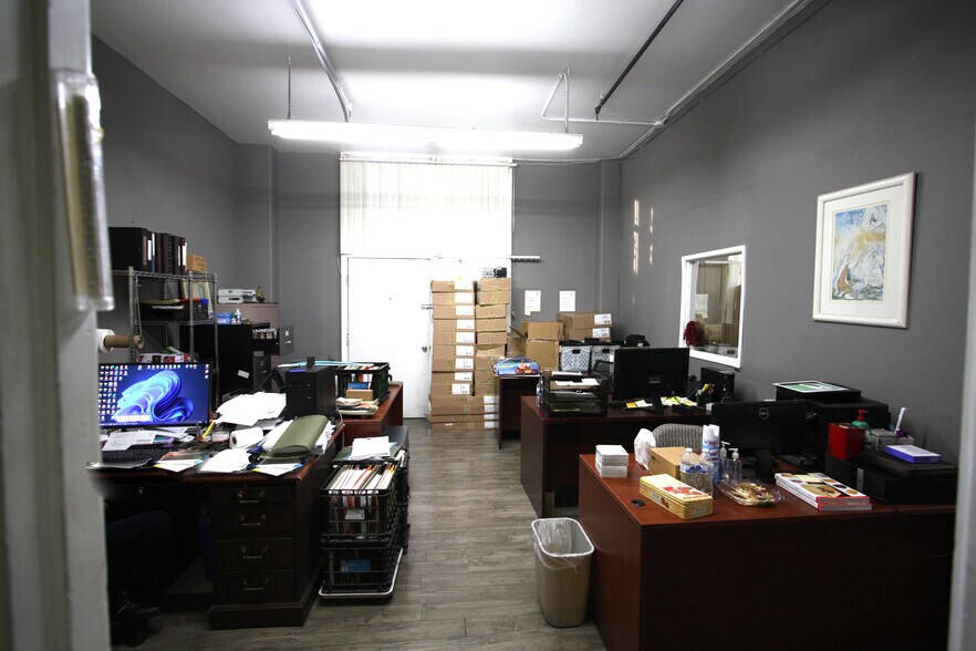 More Photos Of 1722 Santee St, Los Angeles Warehouse For Lease