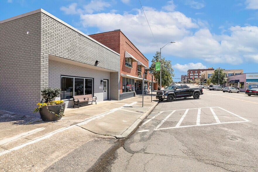 More Photos Of 150 N Steele St, Sanford Office For Sale
