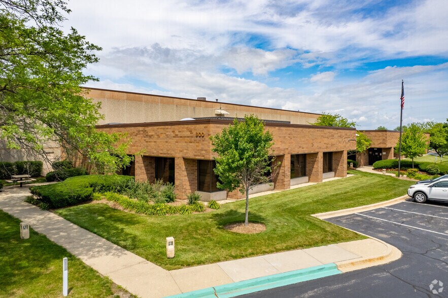 Primary Photo Of 900 Corporate Grove Dr, Buffalo Grove Warehouse For Lease