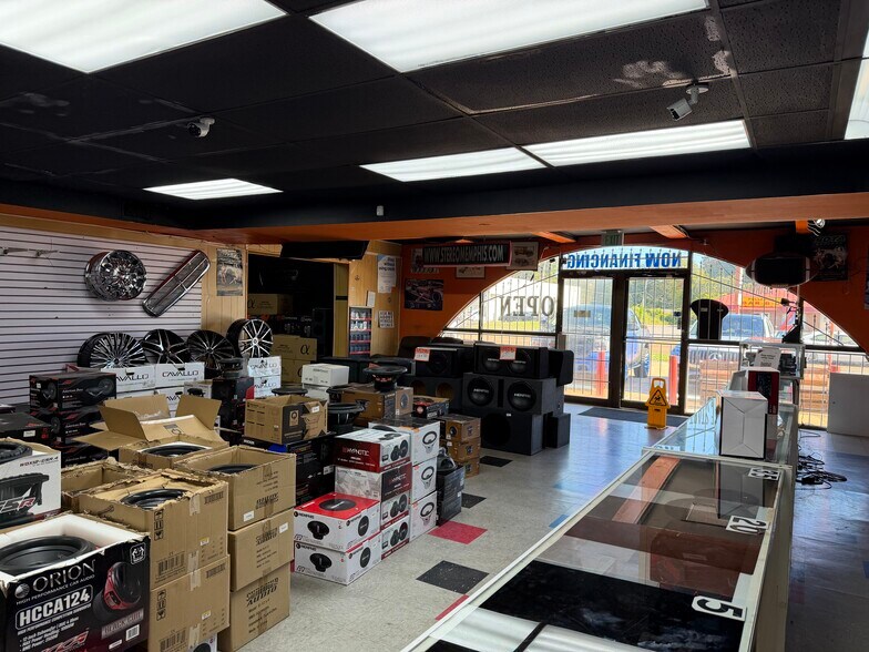 More Photos Of 4561 Elvis Presley Blvd, Memphis Auto Repair For Sale