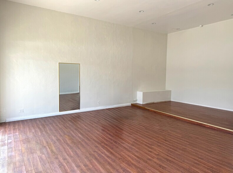 More Photos Of 1021 S Fairfax Ave, Los Angeles Storefront For Lease