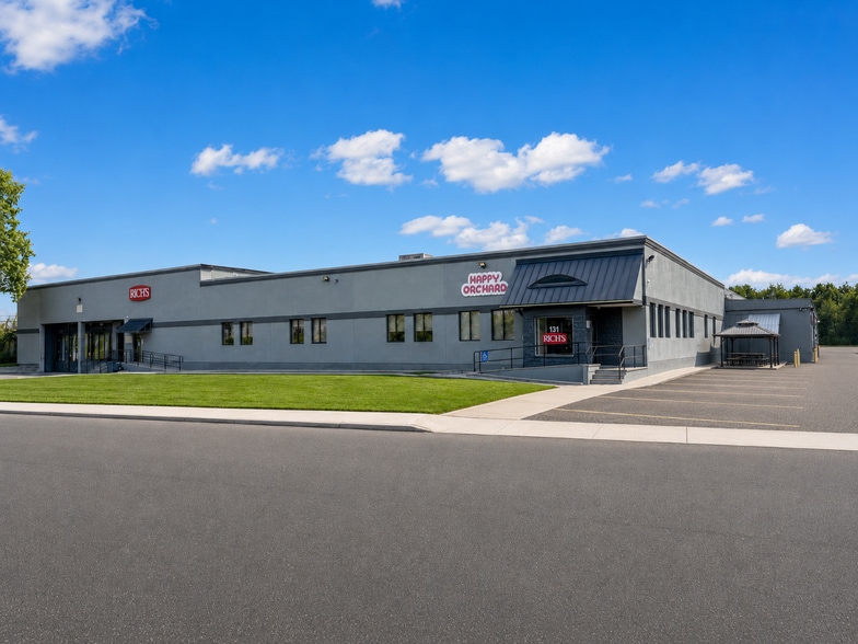Primary Photo Of 131 W Commercial Ave, Moonachie Warehouse For Lease
