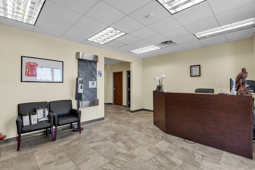 Primary Photo Of 103 Vista View Trl, Spicewood Office For Sale