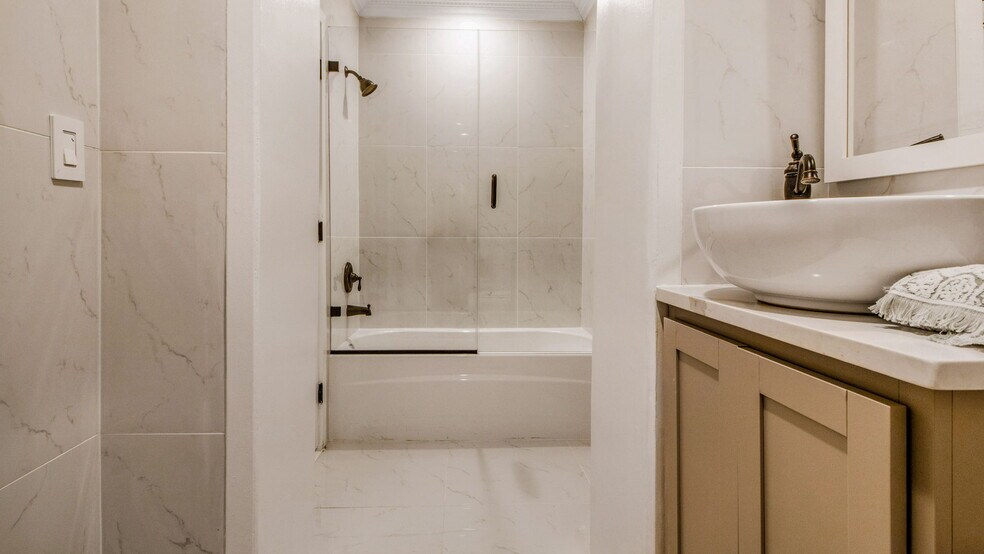 More Photos Of 1414-1416 Pennsylvania Ave SE, Washington Apartments For Sale