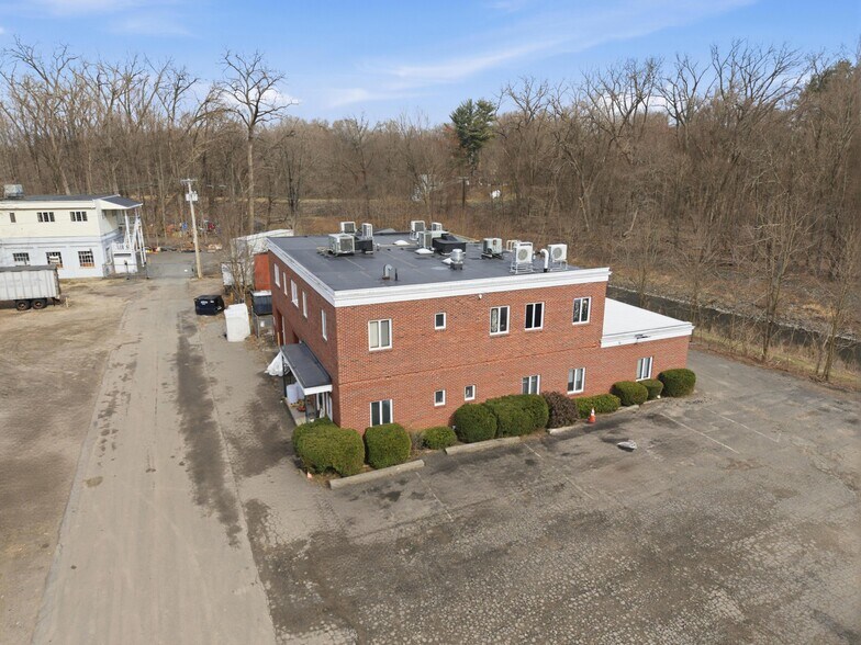 More Photos Of 131 Texas Rd, Northampton Light Manufacturing For Sale