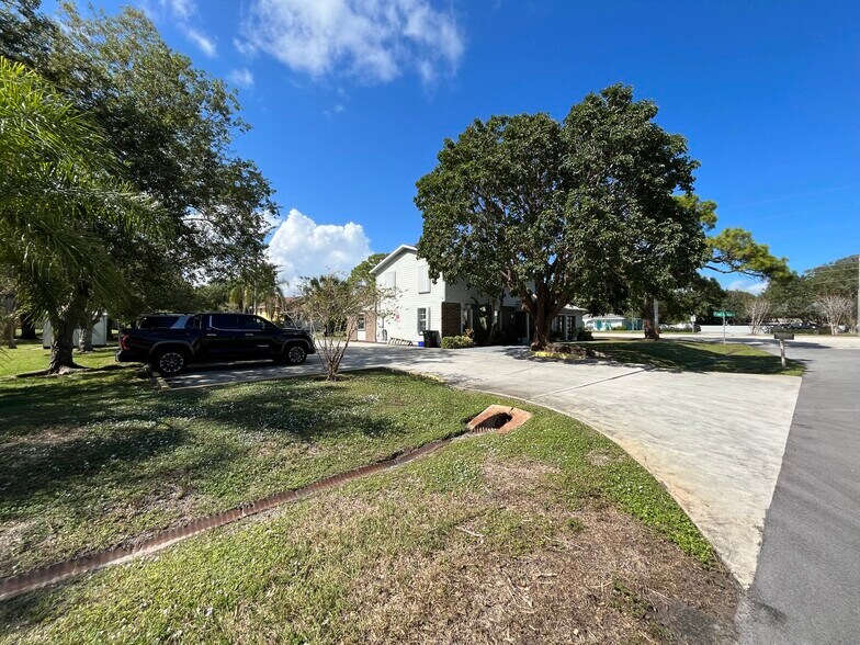 More Photos Of 1514 SE Port St Lucie Blvd, Port Saint Lucie Office Residential For Sale
