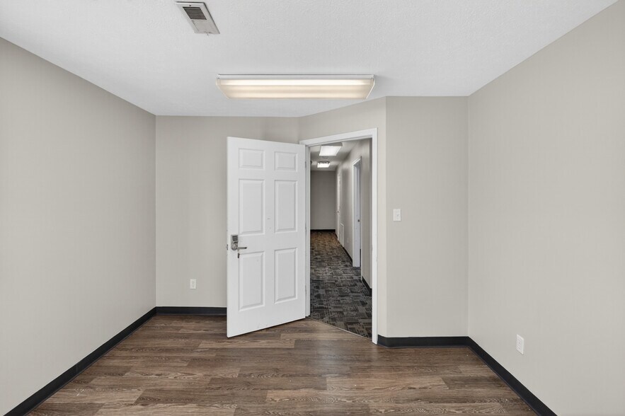 More Photos Of 114 Lexington Tpke, Amherst Medical For Lease