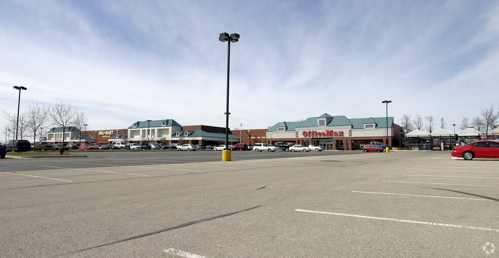 Primary Photo Of 1590-1614 Anderson Rd, Petoskey General Retail For Lease