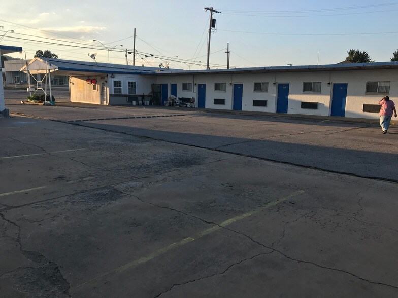 More Photos Of 3000 N Broadway St, Poteau Hotel For Sale