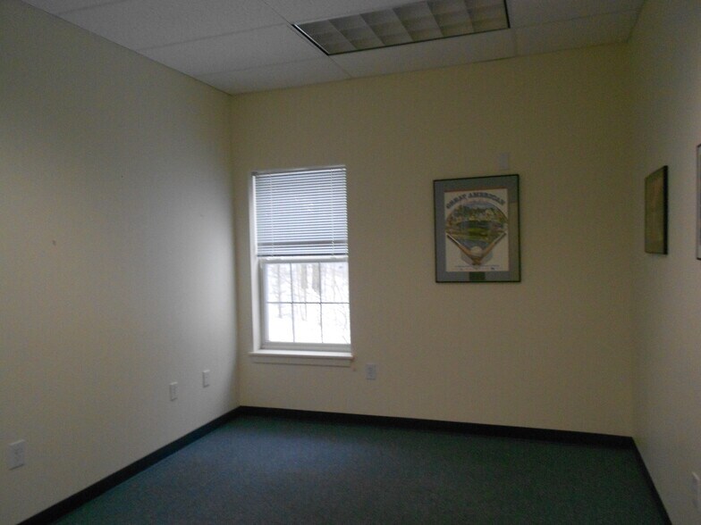 More Photos Of 5-9 Sheep Davis Rd, Pembroke Office For Lease