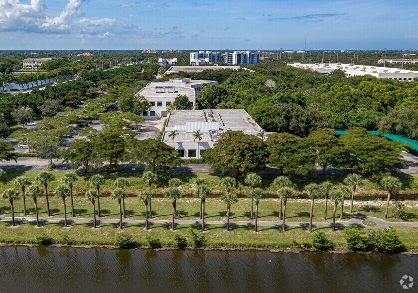 More Photos Of 6420 N Congress Ave, Boca Raton Office For Lease