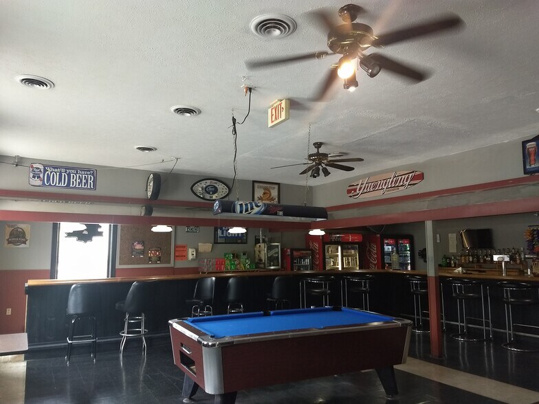 More Photos Of 1364 Susquehanna Trl, Liverpool Restaurant For Sale