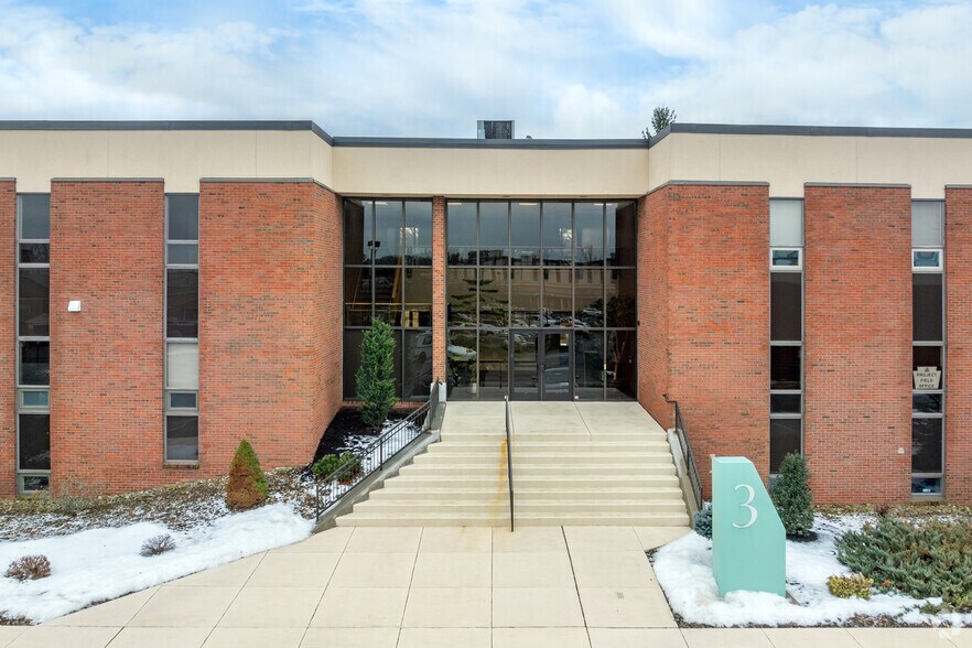 More Photos Of 3 Park Plz, Wyomissing Office For Lease