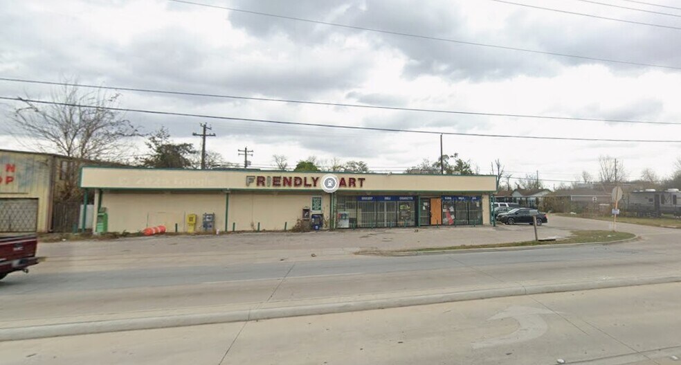 Primary Photo Of 643 Aldine Mail Route Rd, Houston General Retail For Sale