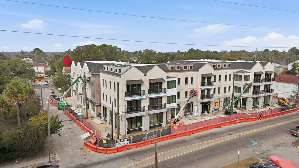 More Photos Of 422 W 43rd St, Savannah Storefront Retail Office For Lease