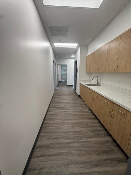 More Photos Of 10274 Birtcher Dr, Jurupa Valley Warehouse For Sale