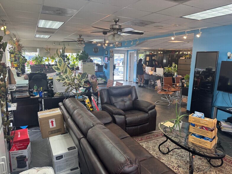 More Photos Of 5048 Virginia Beach Blvd, Virginia Beach Auto Dealership For Lease