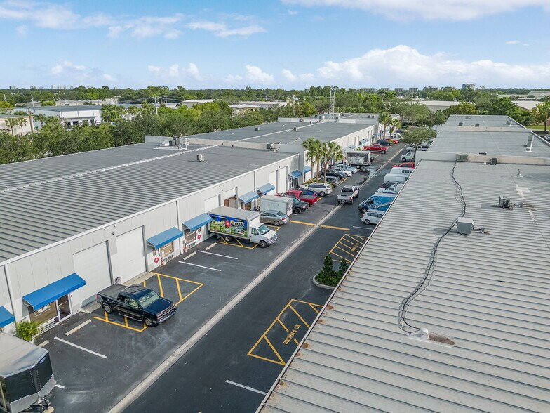 More Photos Of 4110 Enterprise Ave, Naples Unknown For Lease