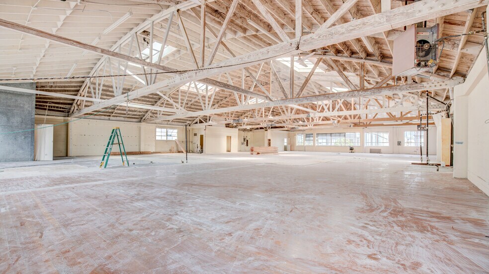 More Photos Of 132 9th St, San Francisco Research And Development For Lease