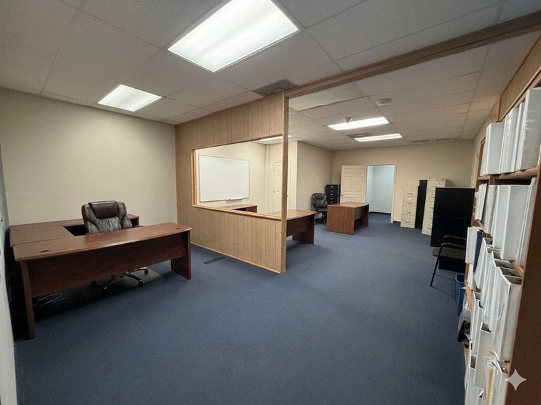More Photos Of 5502 Burnham Dr, Corpus Christi Loft Creative Space For Lease