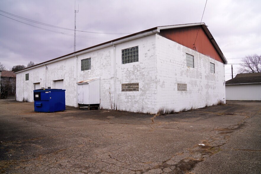 More Photos Of 16 Madison St, Leetonia Flex For Sale