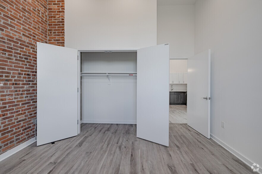 More Photos Of 70 Roseville Ave, Newark Apartments For Sale