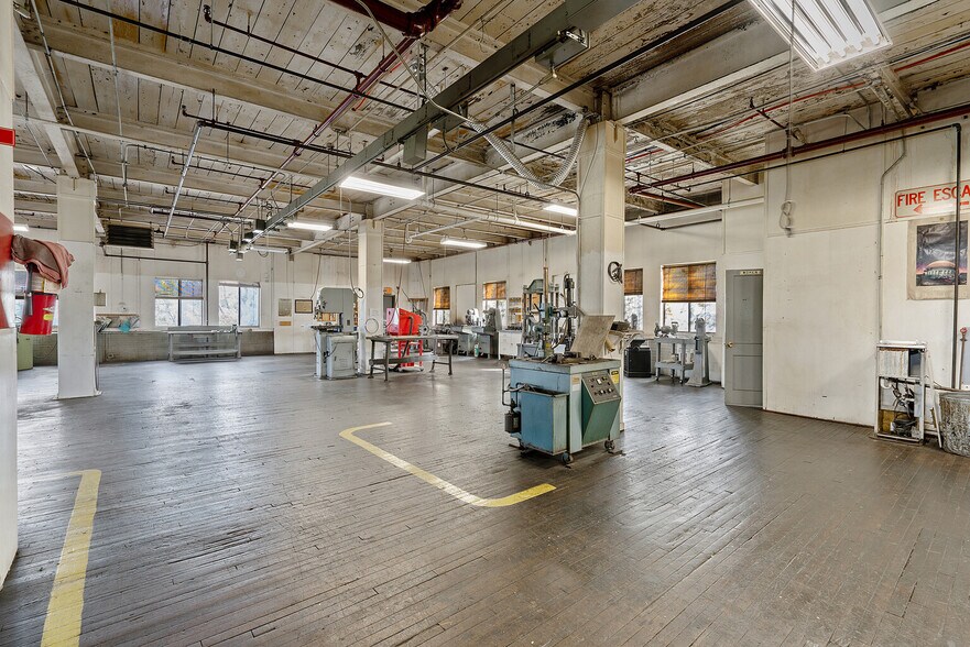 More Photos Of 400 Pearl St, Syracuse Manufacturing For Sale