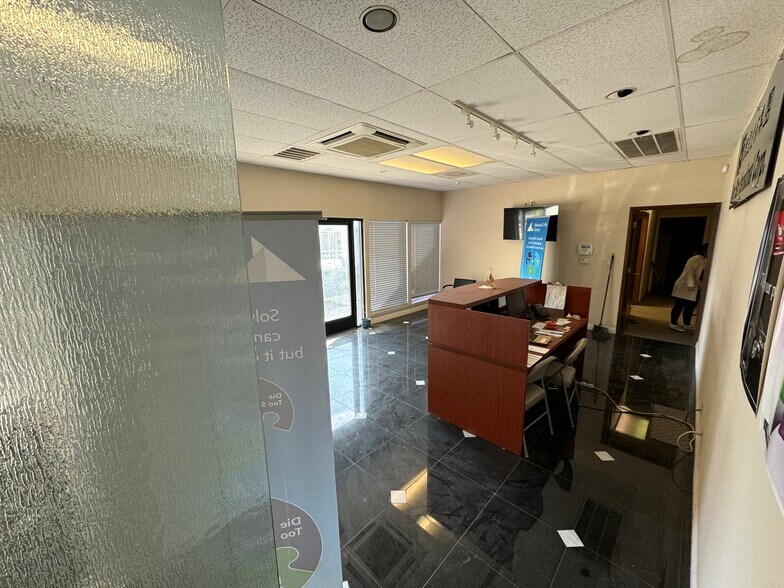 More Photos Of 4944 E Clinton Way, Fresno Medical For Sale