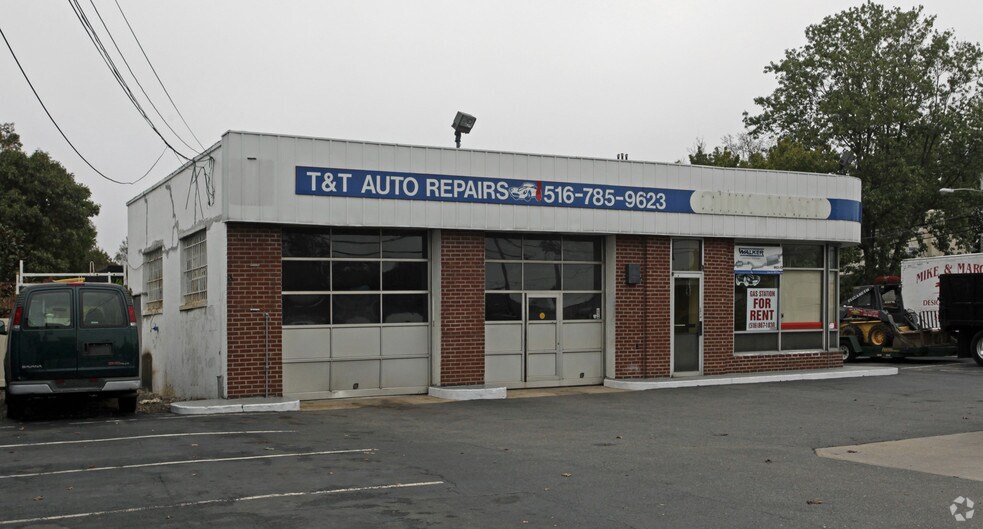 More Photos Of 3359 Merrick Rd, Wantagh Service Station For Sale