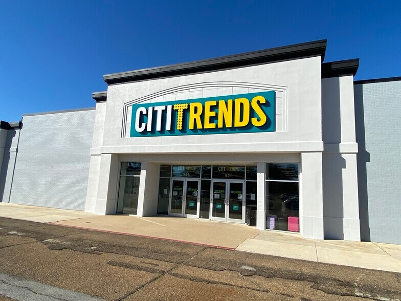 More Photos Of 921-939 Hwy 35 S, Forest Unknown For Sale