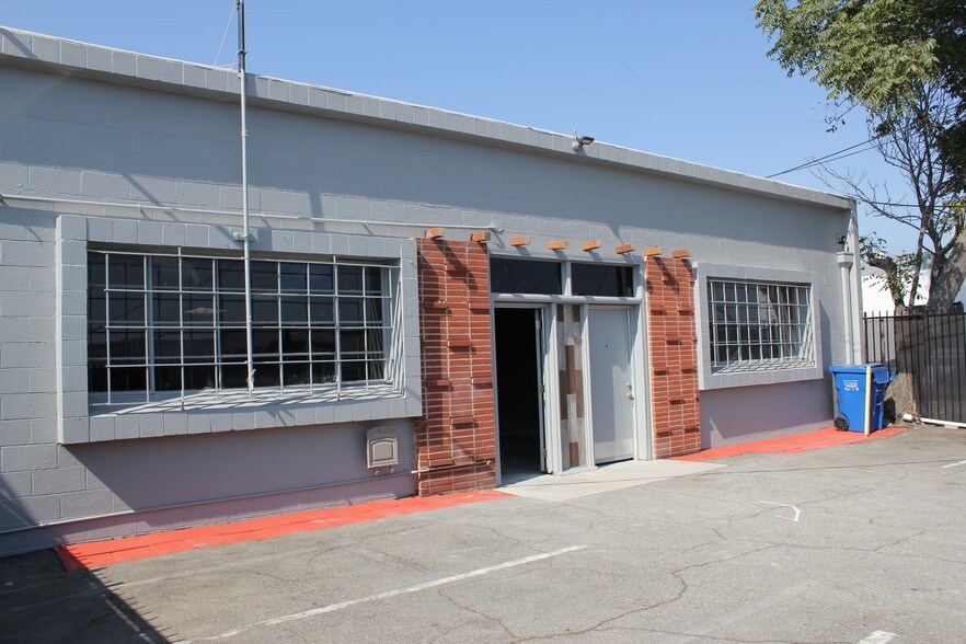 More Photos Of 14737 Arminta St, Panorama City Manufacturing For Sale