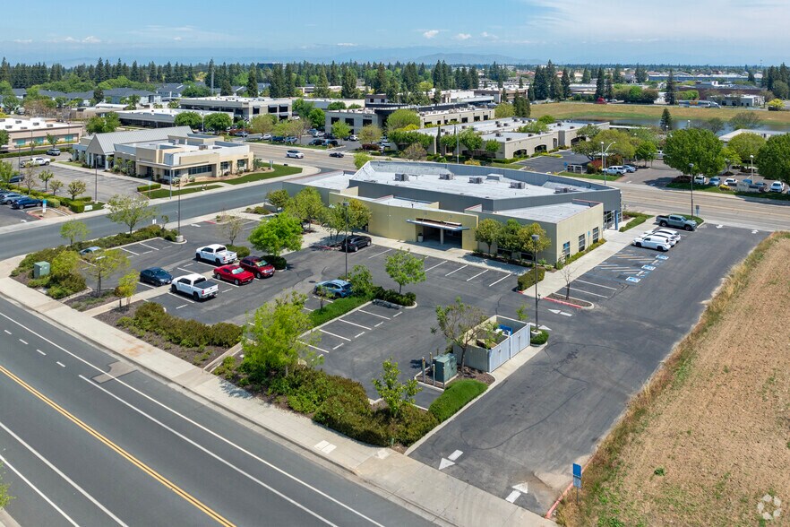 More Photos Of 7591 N Ingram, Fresno Office For Lease